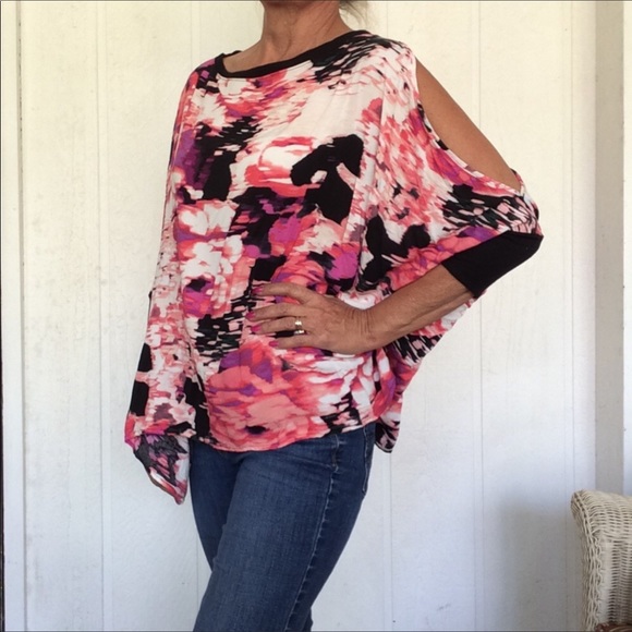 JUICY COUTURE FLORAL PRINT COLD SHOULDER TOP MEDIUM - Picture 3 of 7